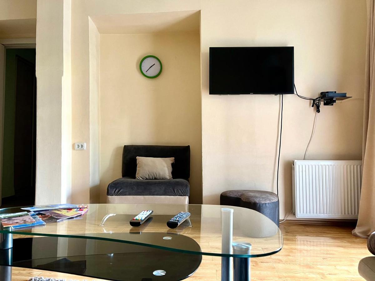 Apartment in Old Tbilisi Orbeliani Square Esterno foto