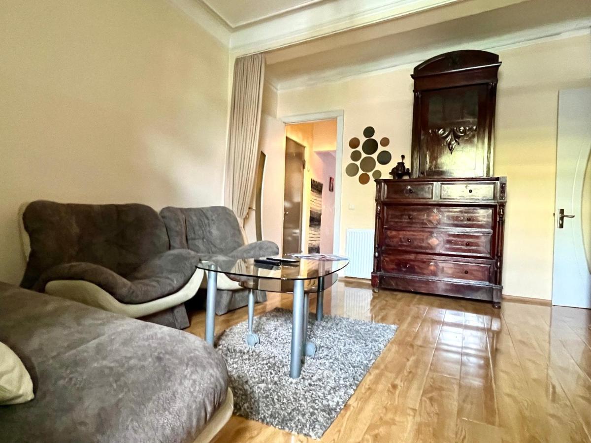 Apartment in Old Tbilisi Orbeliani Square Esterno foto