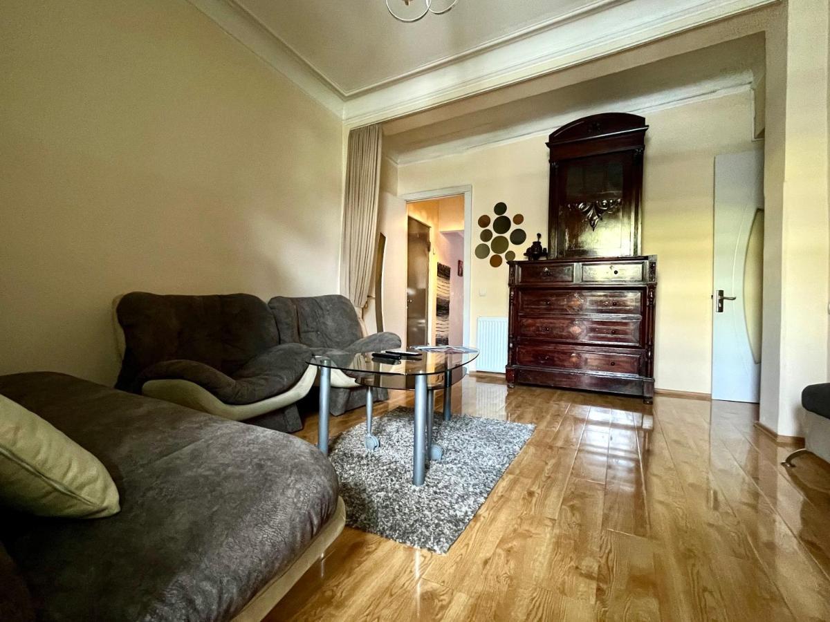 Apartment in Old Tbilisi Orbeliani Square Esterno foto