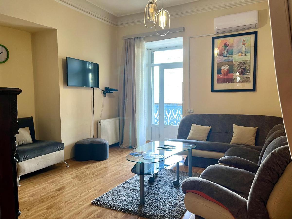 Apartment in Old Tbilisi Orbeliani Square Esterno foto